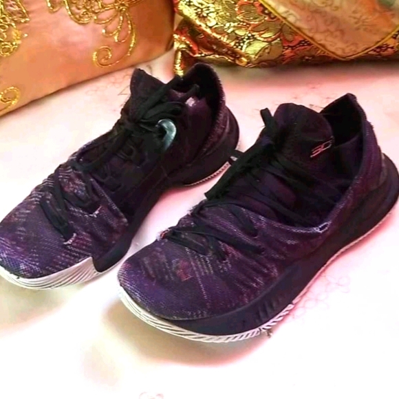 Curry 5's - Picture 1 of 2